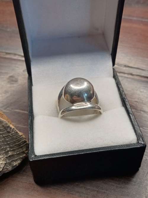 Sterling silver ladies ring Size: M NO BOX!