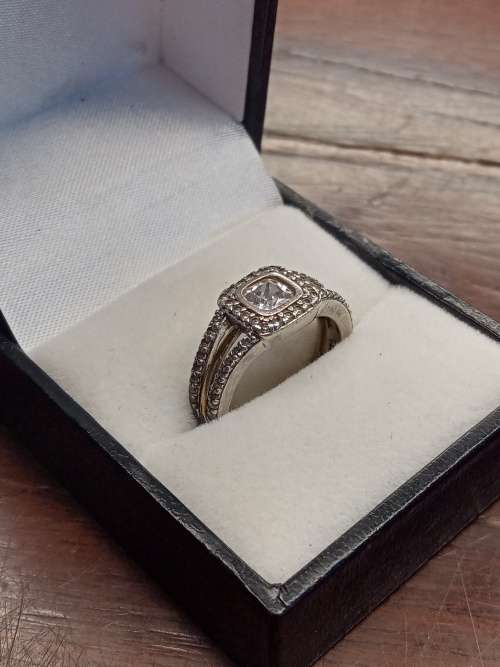 Sterling silver and gold ring Size: M.5 NO BOX!