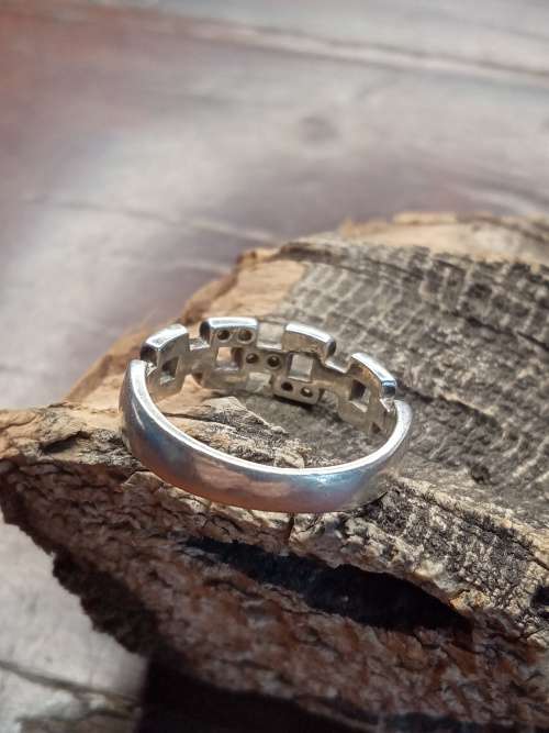 Sterling silver ladies ring Size: M.5 NO BOX!