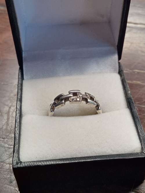 Sterling silver ladies ring Size: M.5 NO BOX!