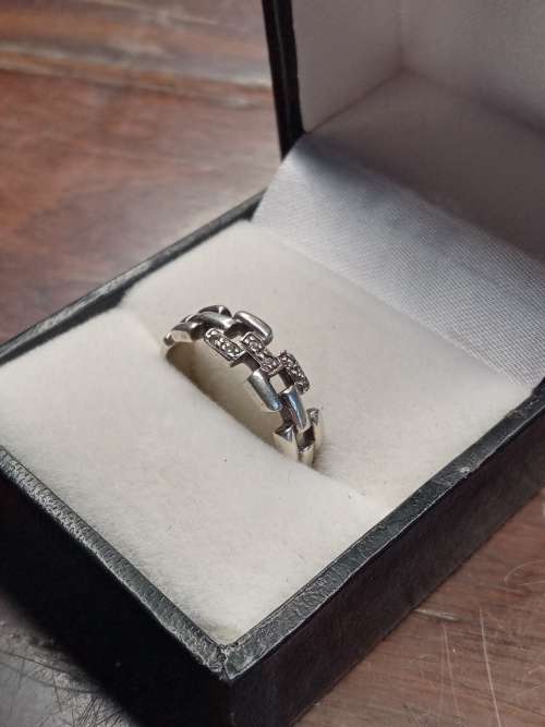 Sterling silver ladies ring Size: M.5 NO BOX!