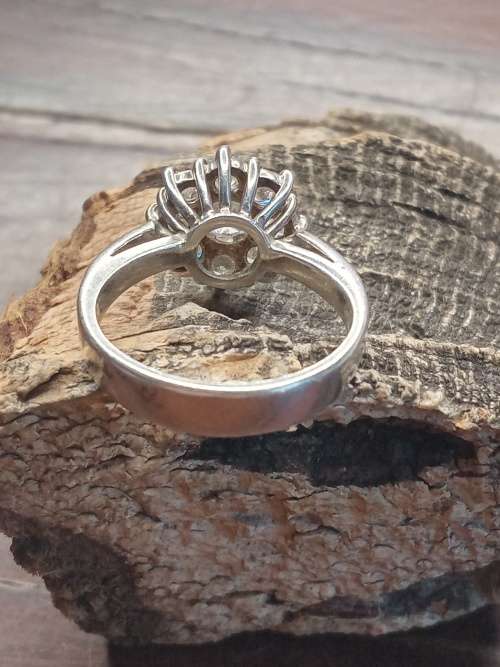 Sterling silver ladies ring Size: M.5 NO BOX!
