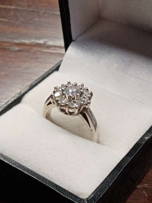 Sterling silver ladies ring Size: M.5 NO BOX!