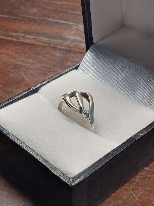Sterling silver ladies ring Size: L NO BOX!