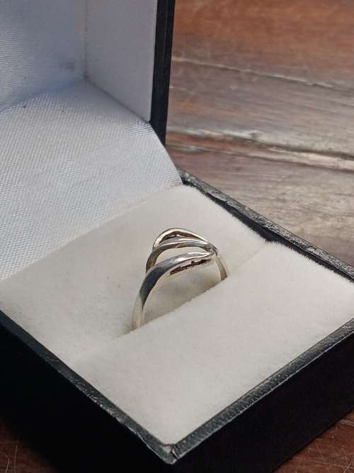Sterling silver ladies ring Size: L NO BOX!
