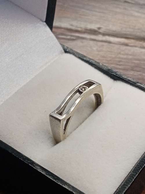 Sterling silver ladies ring Size: O.5 NO BOX!