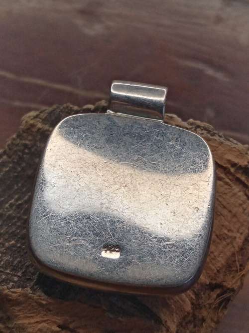 Sterling silver and mother of pearl pendant 27mm by 27mm