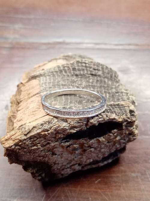 Sterling silver ladies ring Size: R