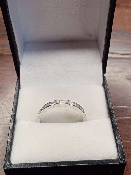 Sterling silver ladies ring Size: R