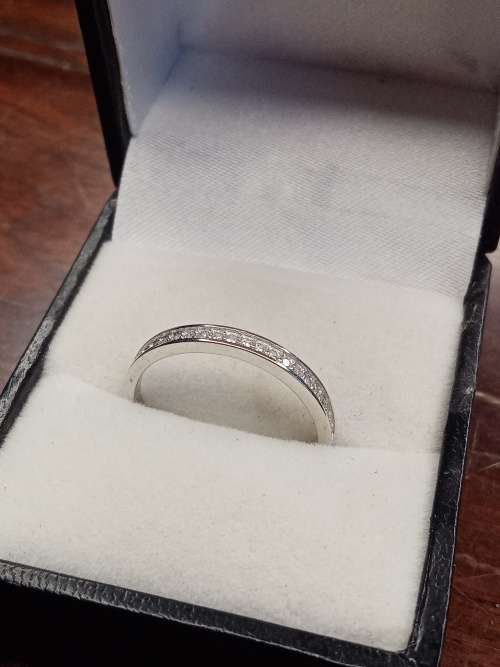 Sterling silver ladies ring Size: R