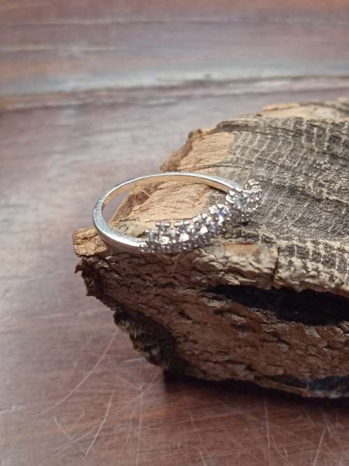Sterling silver ladies ring Size: Q