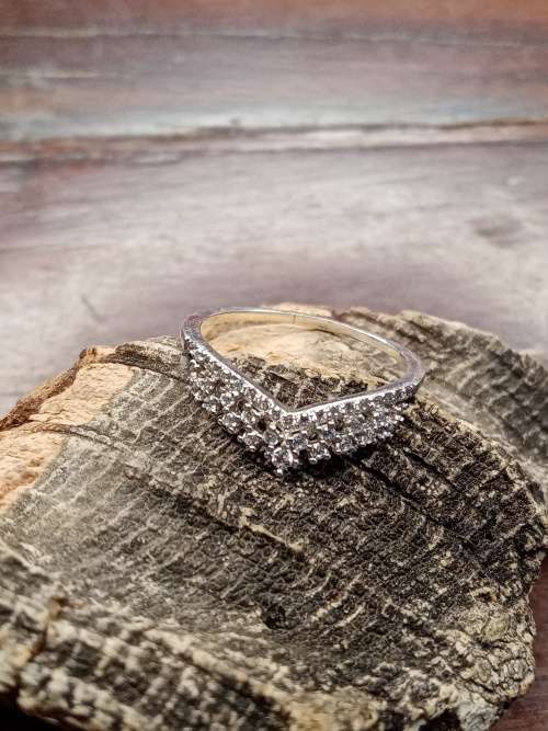 Sterling silver ladies ring Size: Q