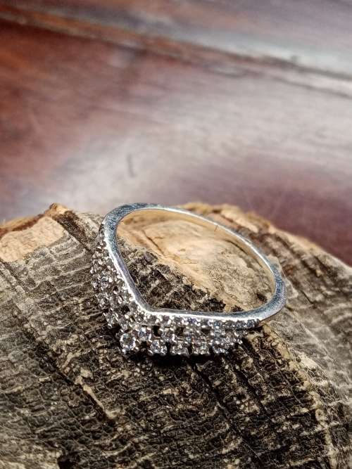 Sterling silver ladies ring Size: Q