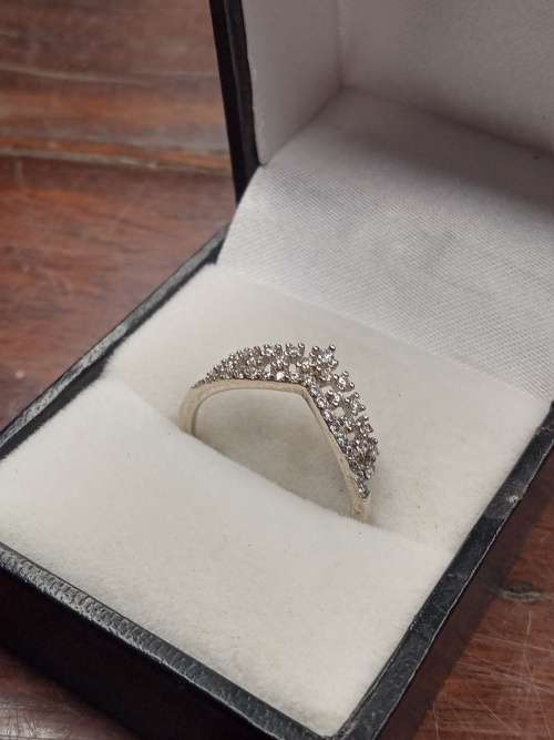 Sterling silver ladies ring Size: Q