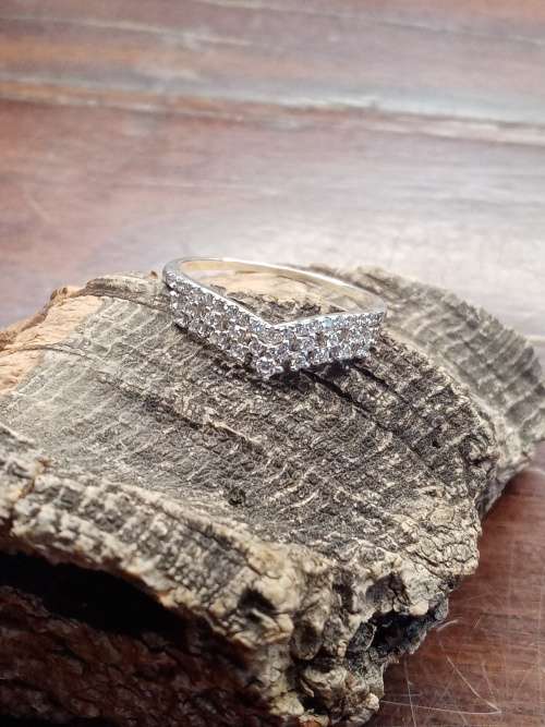 Sterling silver ladies ring Size: Q.5