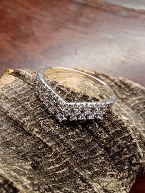 Sterling silver ladies ring Size: Q.5