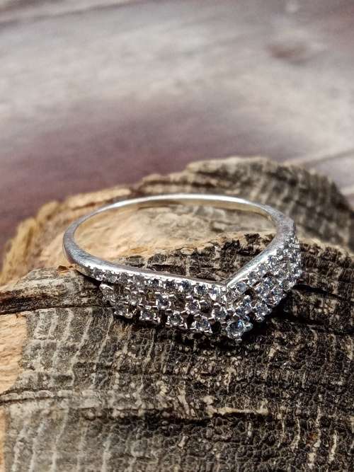 Sterling silver ladies ring Size: Q.5