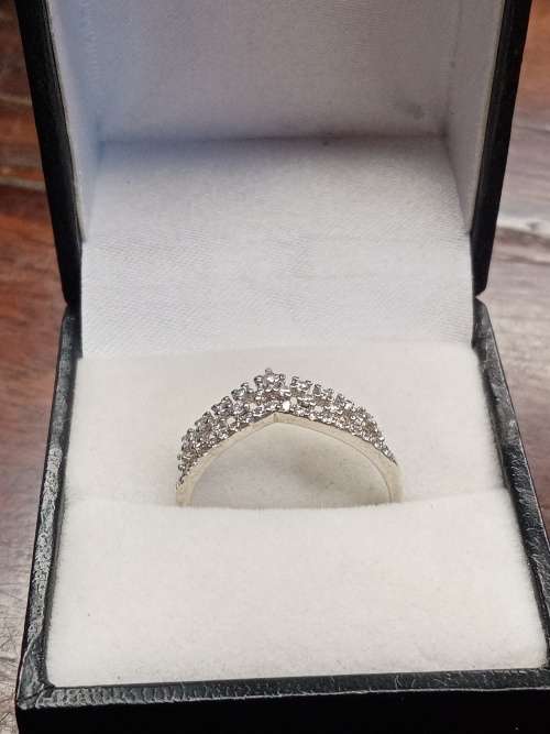 Sterling silver ladies ring Size: Q.5