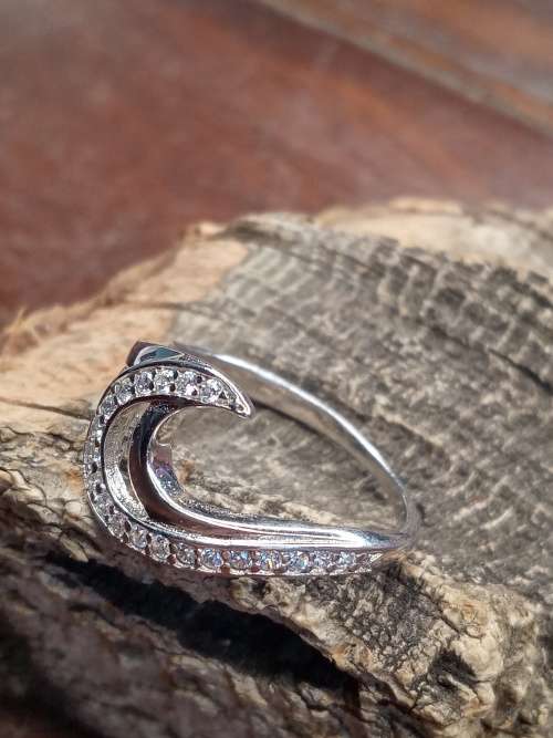 Sterling silver ladies ring Size: O