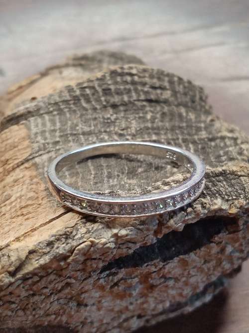 Sterling silver ladies ring Size: R