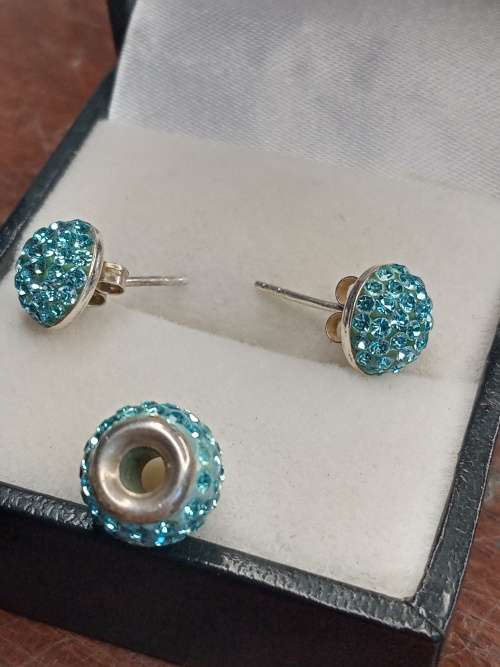 Sterling silver earrings with bead