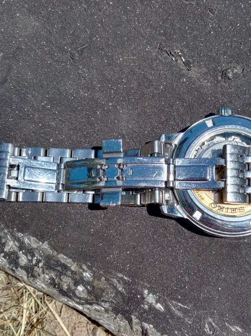 Seiko model number: 4R36 04E0 Automatic hacking and handwind 39mm ex crown
