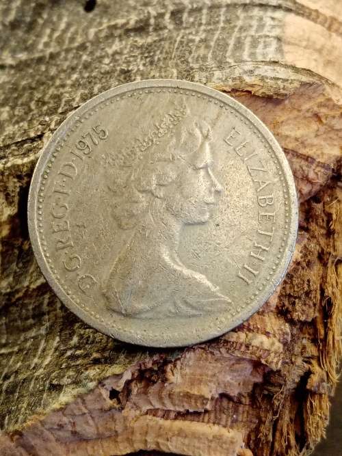 United Kingdom 5 New Pence 1975