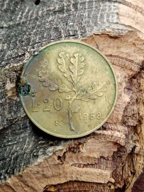 Italy 20 lire 1958