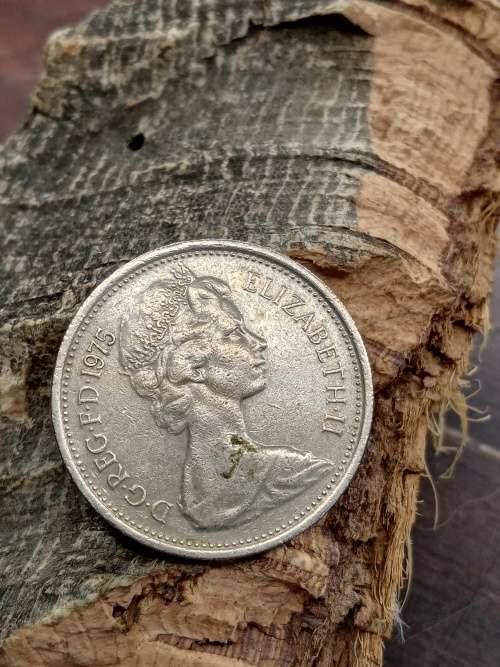 United Kingdom 5 new Pence 1975
