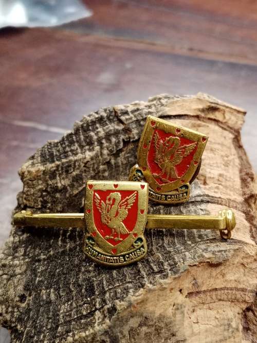 Badge set