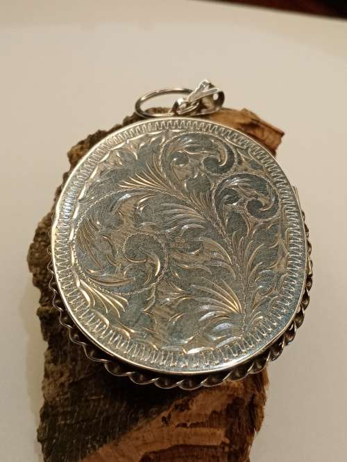Sterling silver extra large locket Vintage 44mm width 53mm length 7mm thick