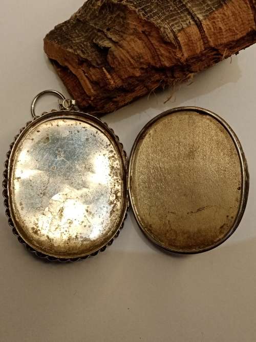 Sterling silver extra large locket Vintage 44mm width 53mm length 7mm thick
