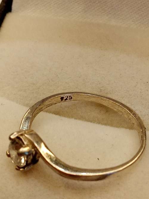 Sterling silver ladies ring with cubic zirconia Size N