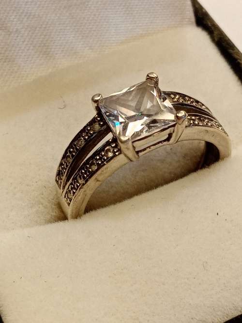 Sterling silver ladies ring Size P.5