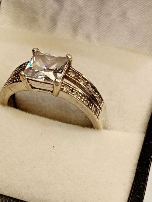 Sterling silver ladies ring Size P.5
