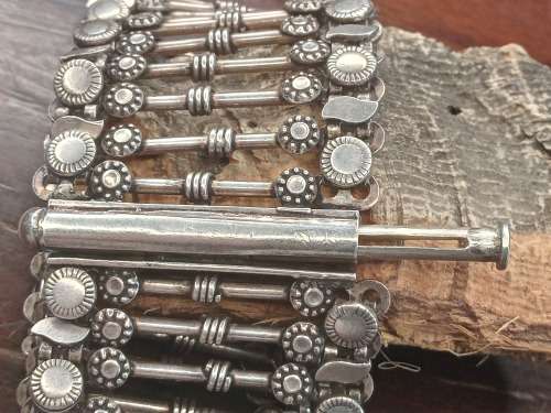 Antique Sterling Silver bracelet length: 18.7 cm wide: 42mm 86.2 grams