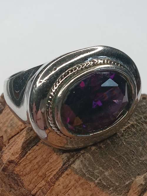 Ladies ring purple stone Size U Marked Honey