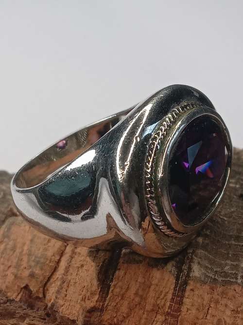 Ladies ring purple stone Size U Marked Honey