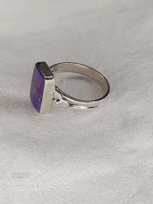 Sterling silver ladies ring with sugar lite stone Size: R
