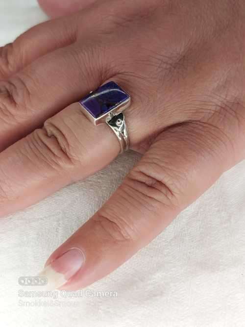 Sterling silver ladies ring with sugar lite stone Size: R