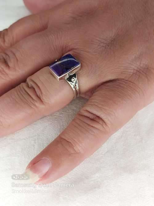 Sterling silver ladies ring with sugar lite stone Size: R