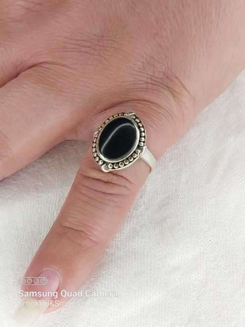 Antique vintage sterling silver ladies ring with black stone Size:P