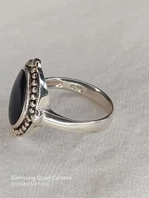 Antique vintage sterling silver ladies ring with black stone Size:P
