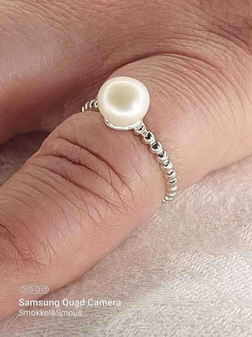 Sterling silver ladies ring with genuine pearl Size: P