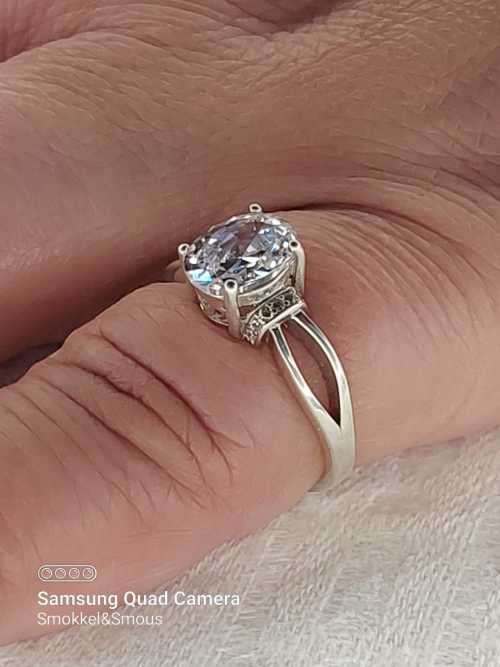 Sterling silver ladies ring Size: Q