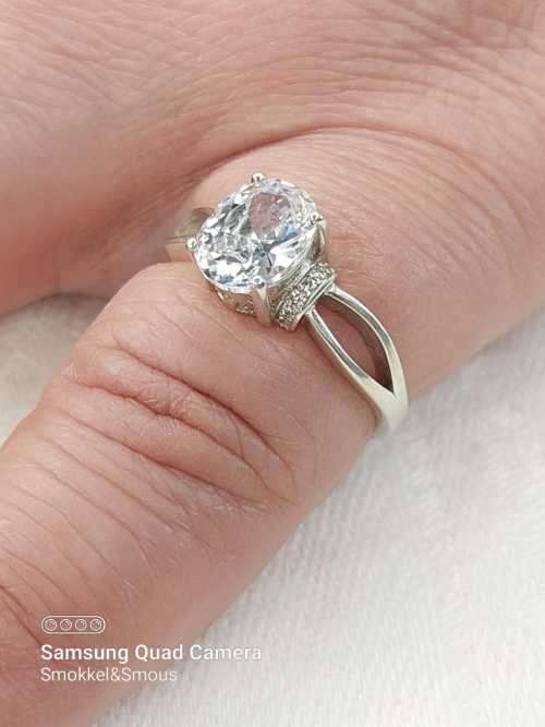 Sterling silver ladies ring Size: Q