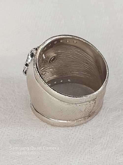 Sterling silver ladies ring Size: T