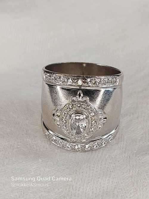 Sterling silver ladies ring Size: T
