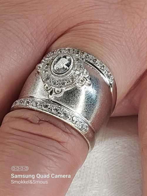 Sterling silver ladies ring Size: T