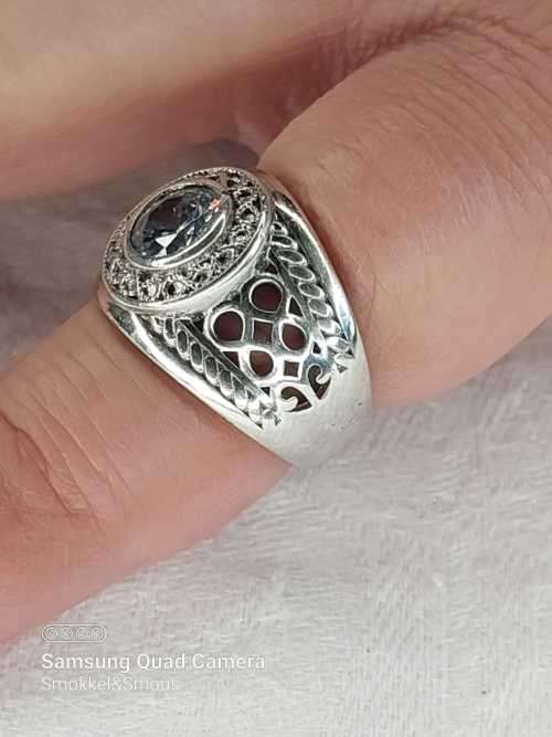 Sterling silver ladies ring Size: K